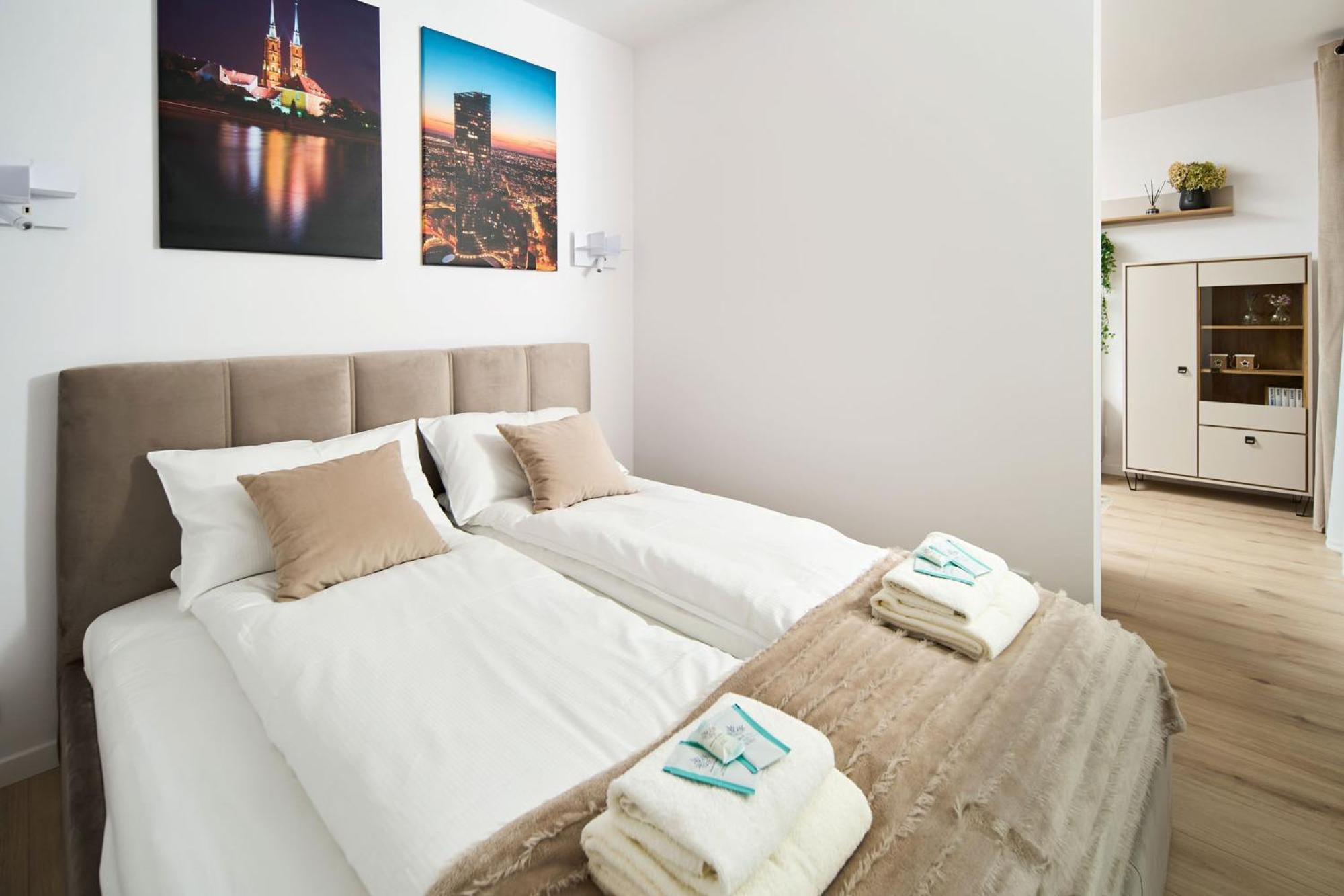 Symphony City Square Aparthotel Breslavia Exterior foto