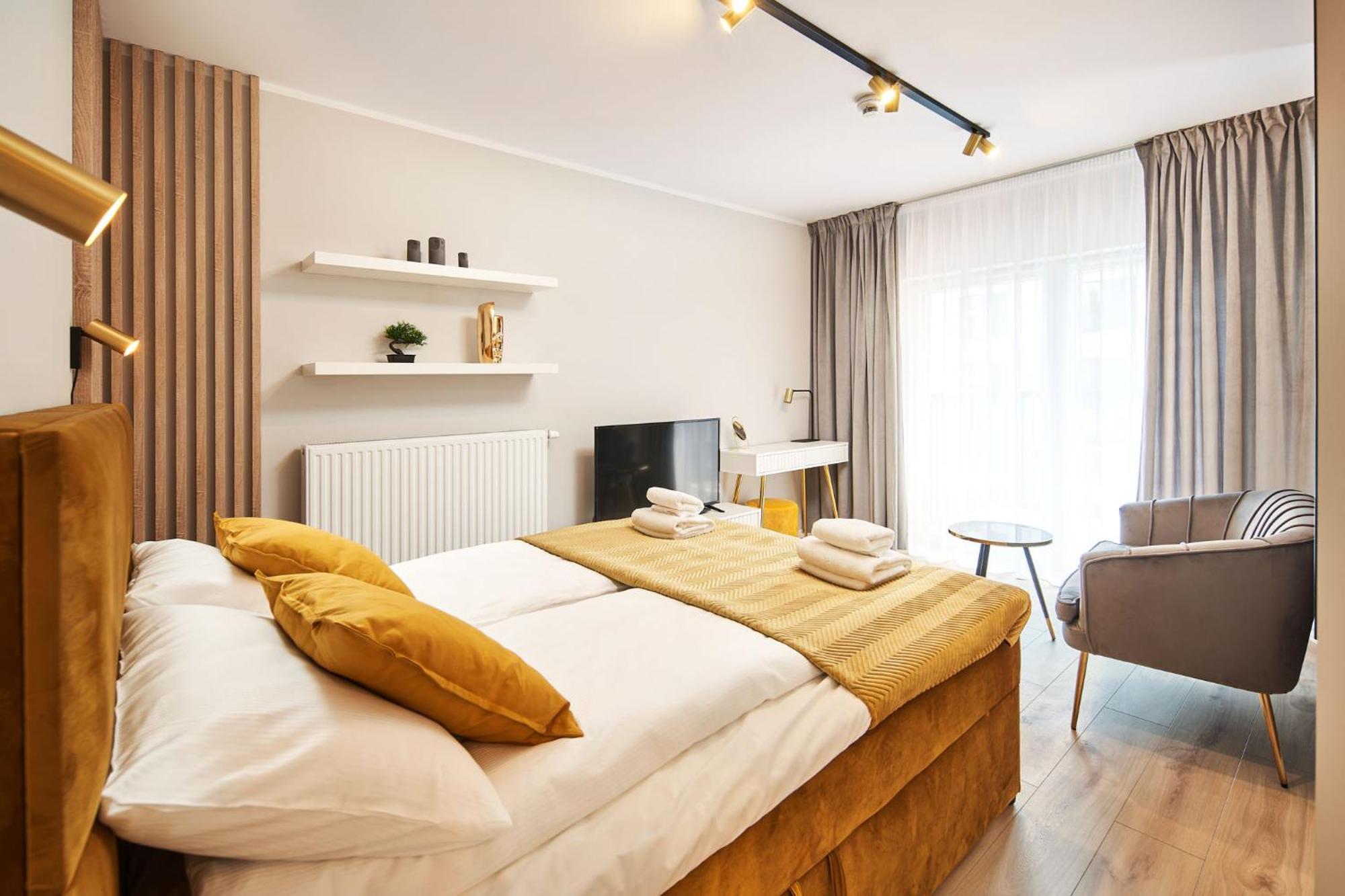 Symphony City Square Aparthotel Breslavia Exterior foto